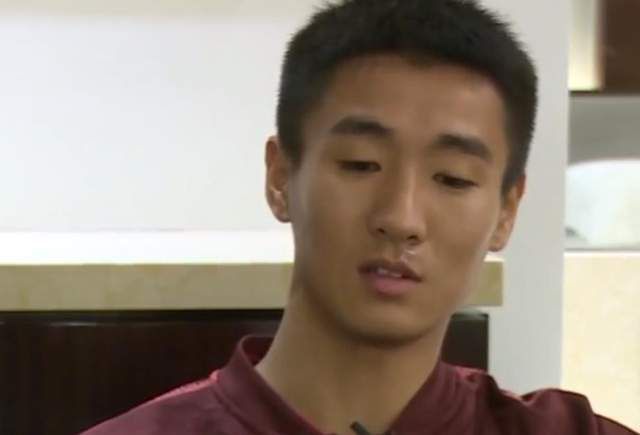 在黑暗中呻吟